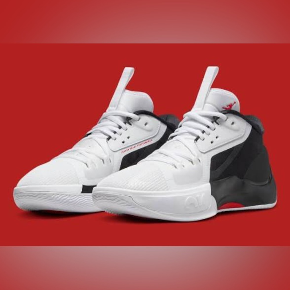 Jordan Zoom Separate Black & White Men’s Size 12;
New W/Box, no Lid